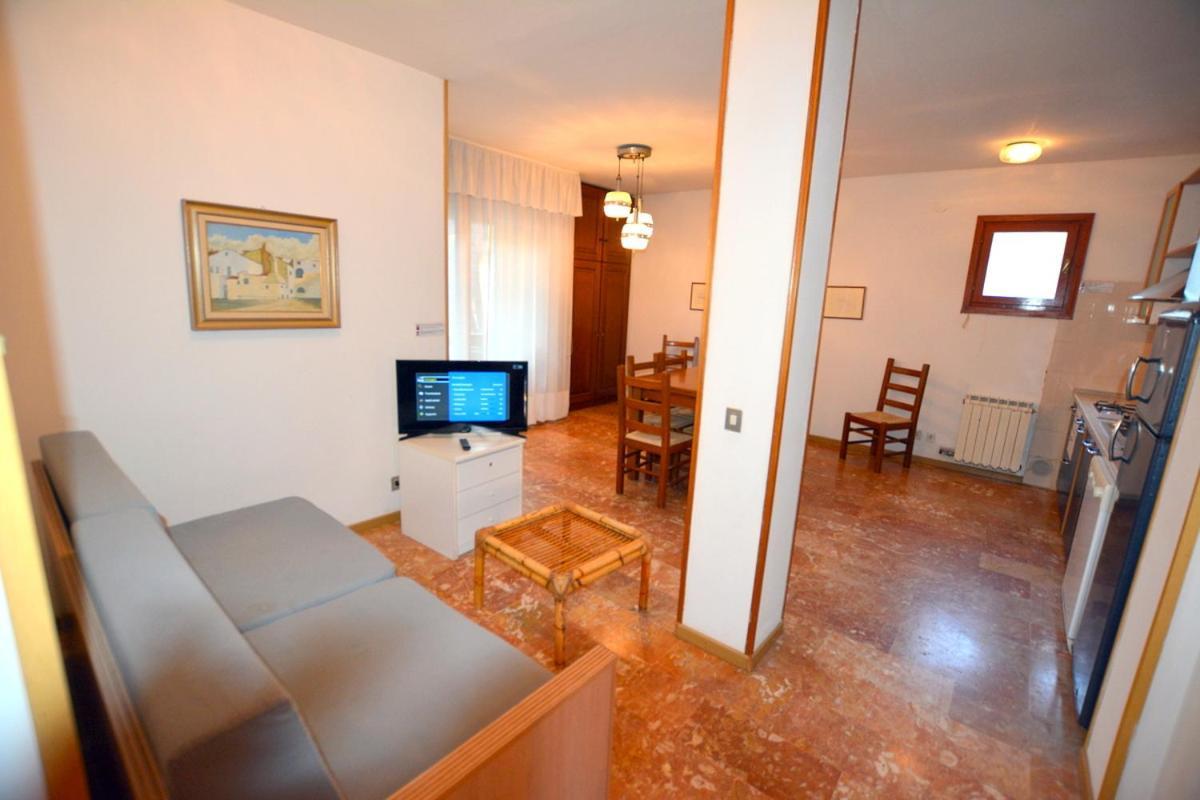 Lignano Exclusive With Pool Apartment Lignano Sabbiadoro Luaran gambar